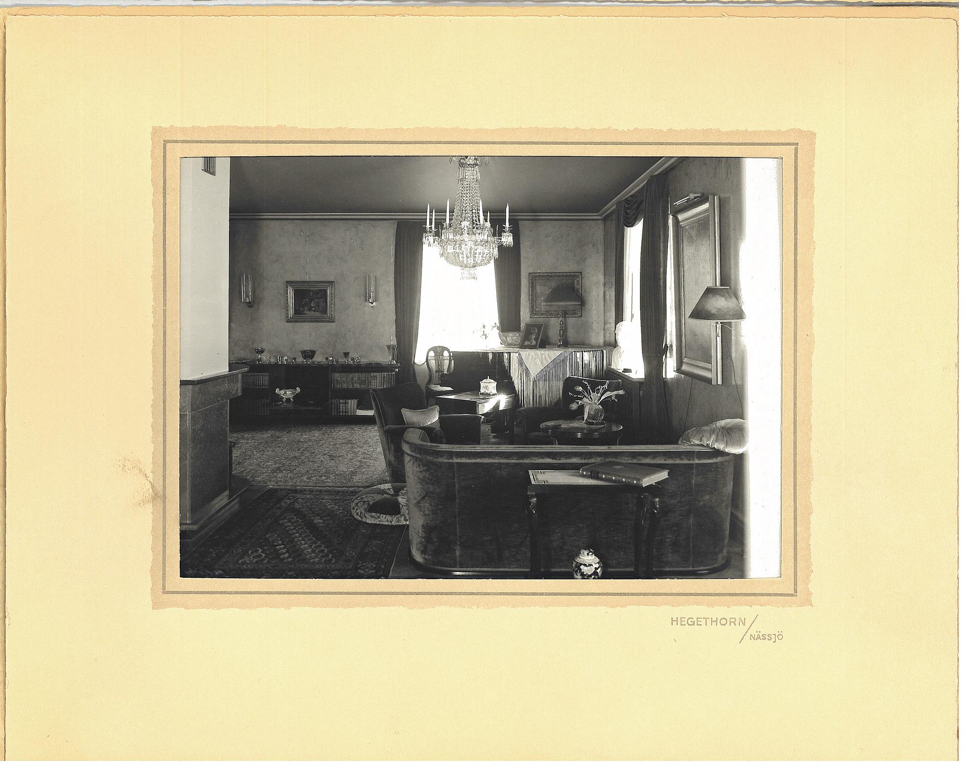 Axel Einar Hjorth, bord, Nordiska Kompaniet, 1931, kakelskivor av Edgar Böckman, Swedish Grace.
