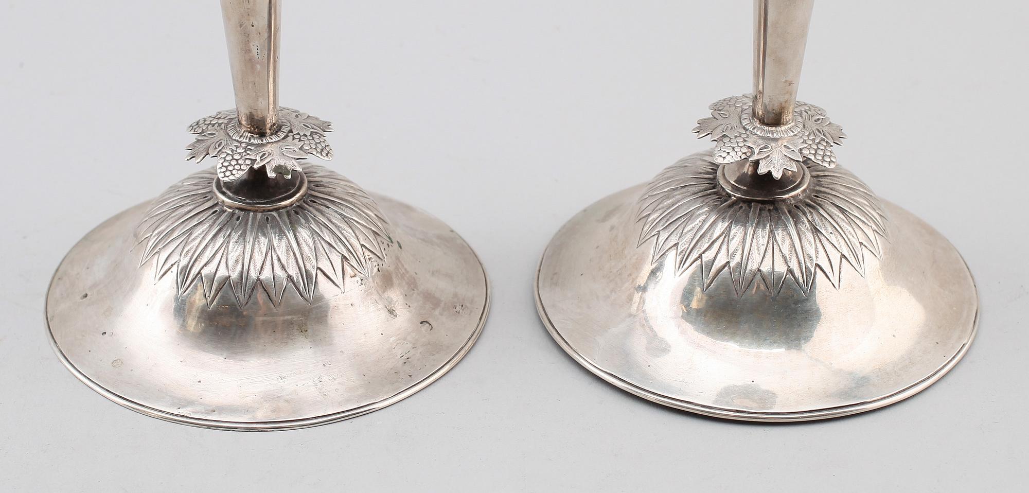 LJUSSTAKAR, 1 par, silver, otydliga stämplar, 1800-tal.