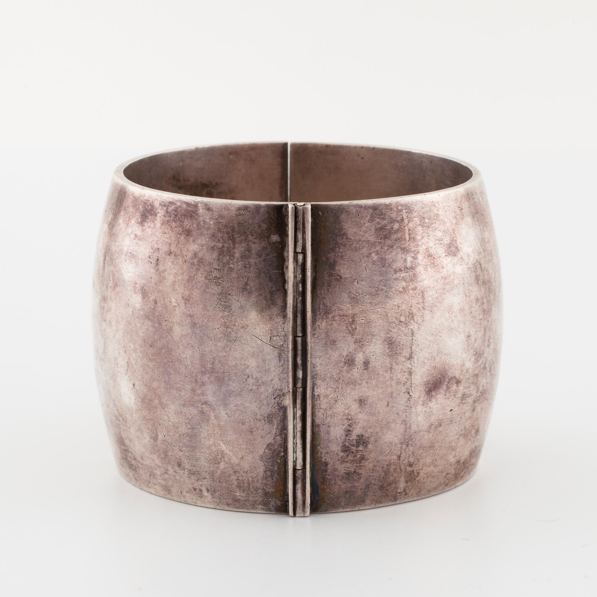 BERTIL W LINDSTRÖM, Malmö, 1968, a bangle.