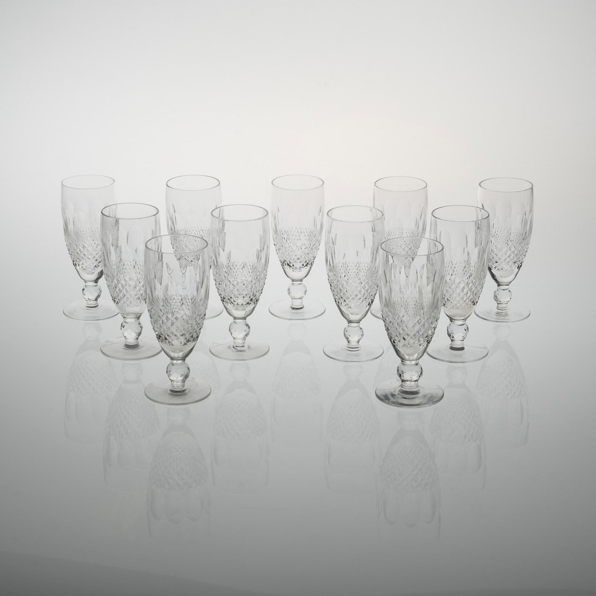 GLASSERVIS, 46 delar, 1900-talets senare hälft.