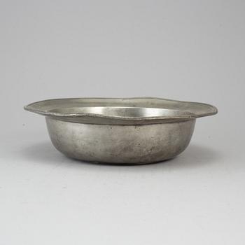 An 18th century pewter bowl.