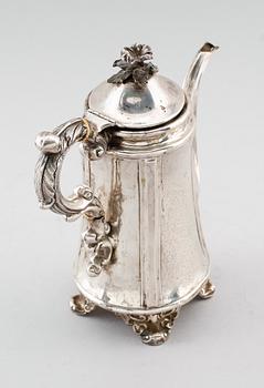 KAFFEKANNA, silver, Carl Nyström, Stockholm, 1850. Vikt ca 562 g.