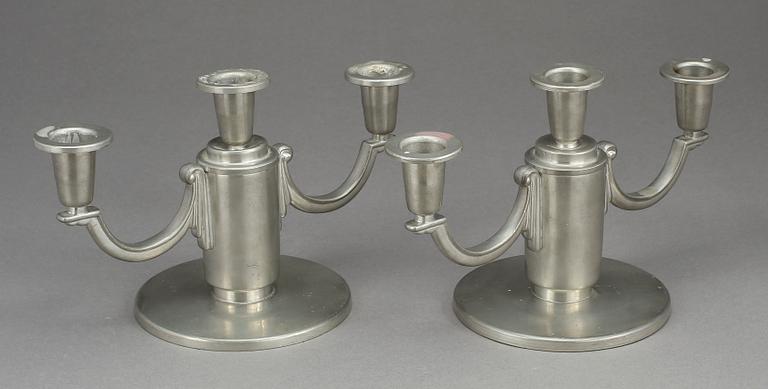 KANDELABRAR, ett par, tenn, art deco, 1930-tal.