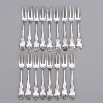 A 131-piece set of 'Suomi' silver cutlery, Suomen Kultaseppä oy/ Kultateollisuus oy, Turku 1927-1991.