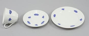 SERVISDELAR, 40 delar, benporslin, "Blå Blom", Gustavsberg, 1900-talets andra hälft.