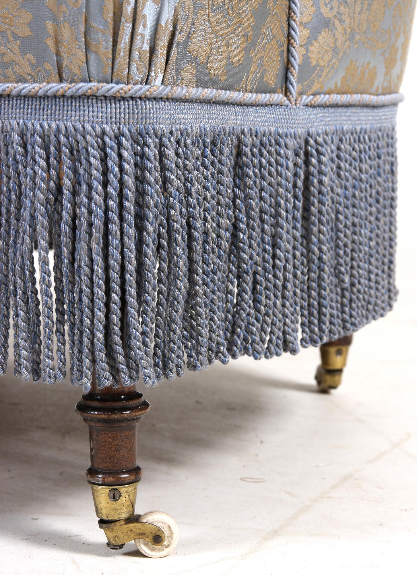 FÅTÖLJER, ett par, sk tapetserarstil, 1800-talets slut.