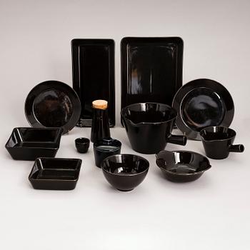 KAJ FRANCK, astiasto, 37 osaa, "Kilta" Arabia 1900-luvun puoliväli.