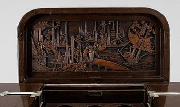 BARSKÅP, Kina, brickmärkt South China & Co, 1900-talets andra hälft.