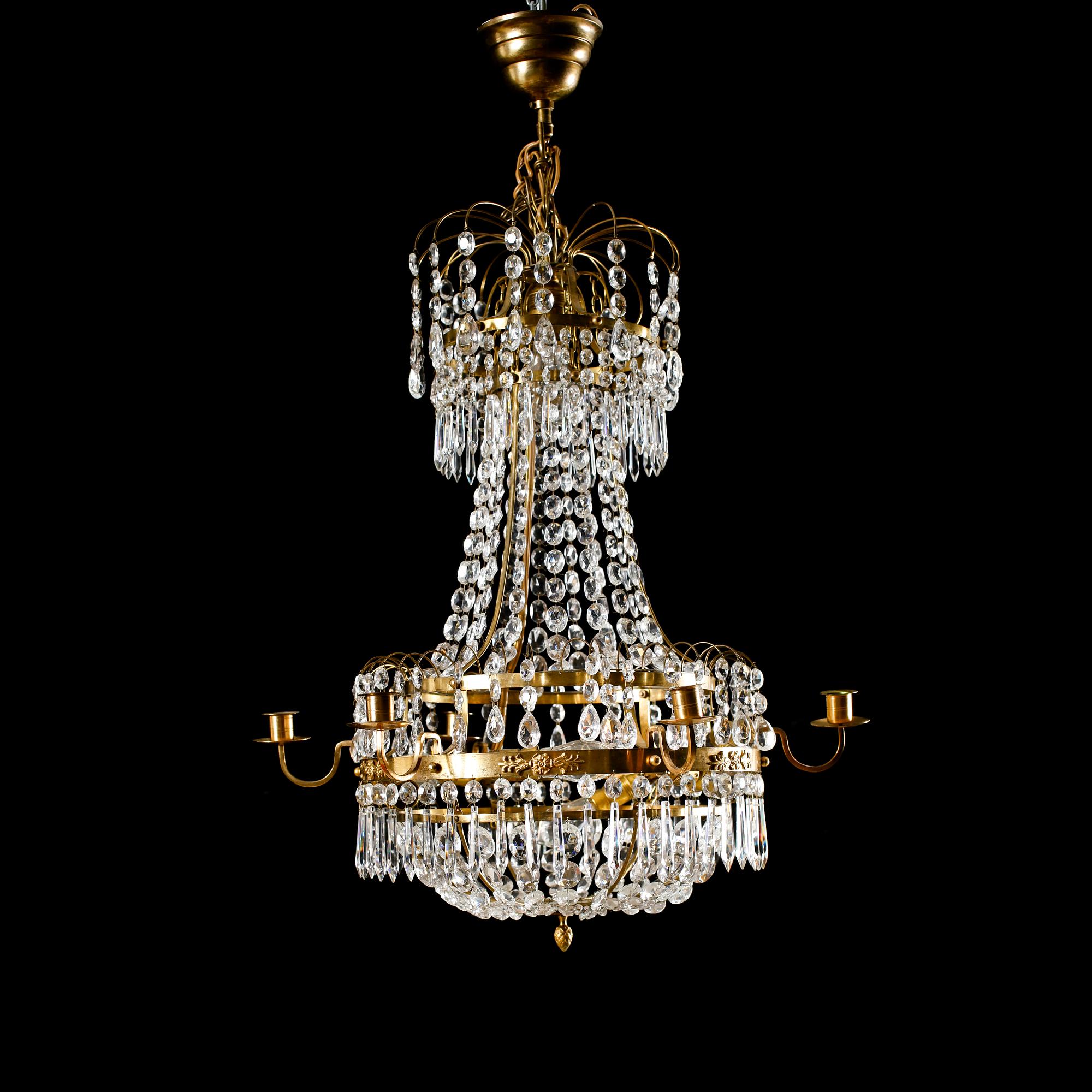 LJUSKRONA, gustaviansk stil, 1900-talets första hälft, höjd 65 cm.