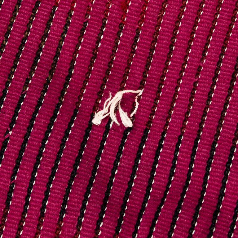 UHRA-BEATA SIMBERG-EHRSTRÖM, a rya rug for Friends of Finnish Handicraft. Designed 1966. Ca 165x120 cm.