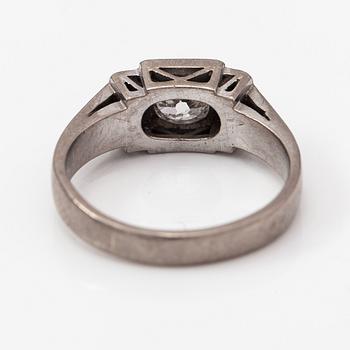 Ring, 18K vitguld, diamanter ca 0.76 ct tot. Sandqvist Gerdt Hartvig, Stockholm 1962.