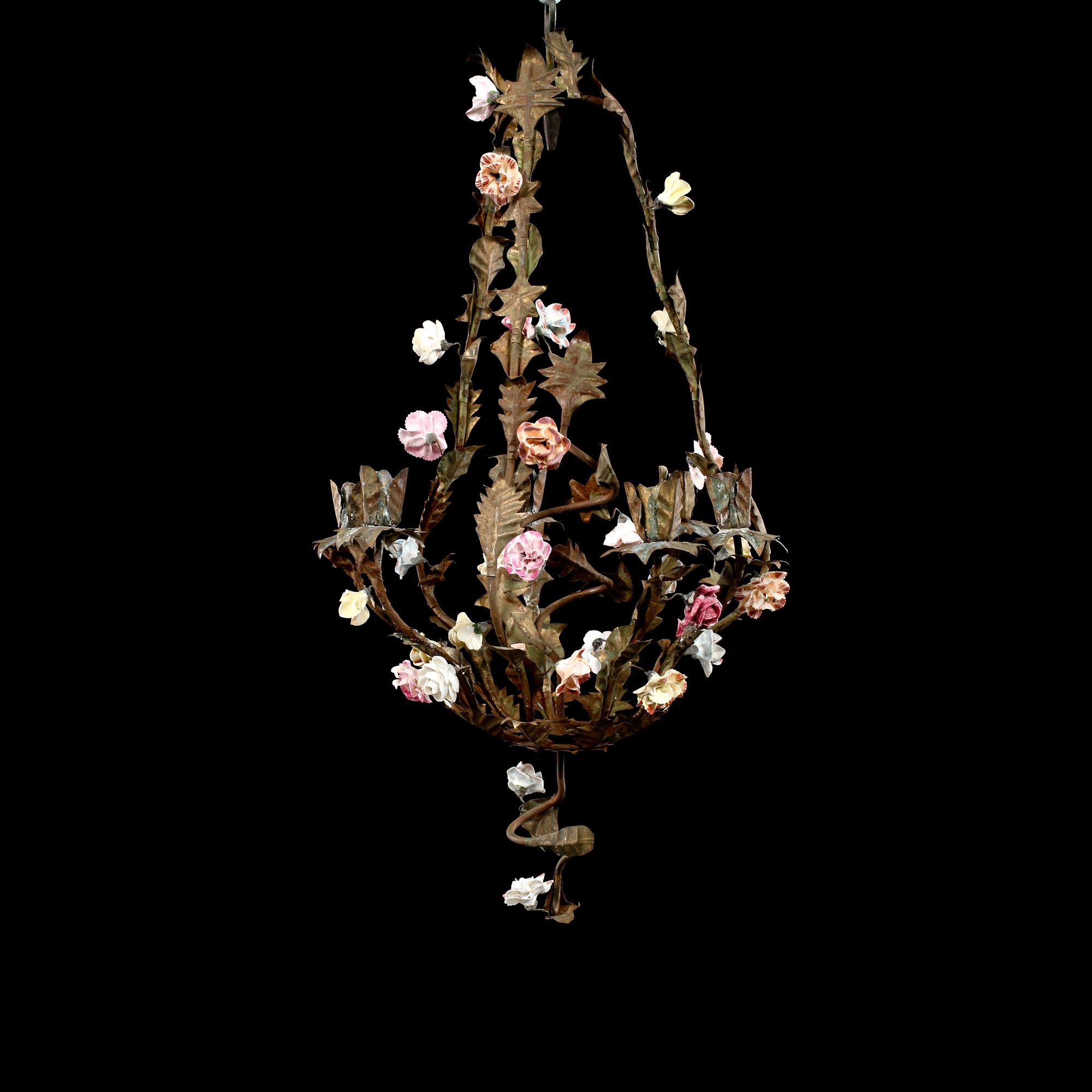 TAKKRONA, jugend, sannolikt Österrike, 1900-talets första hälft, höjd ca 77 cm.