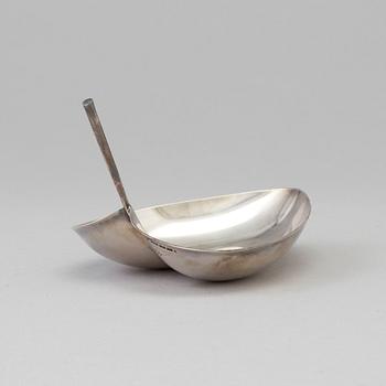 TAPIO WIRKKALA, skål, silver, Kultakeskus OY, Hämeenlinna, Finland, 1958.