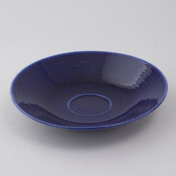 34 pieces of porcelain tableware by Hertha Bengtson for Rörstrand, model "Blå eld", second half of the 20th century.