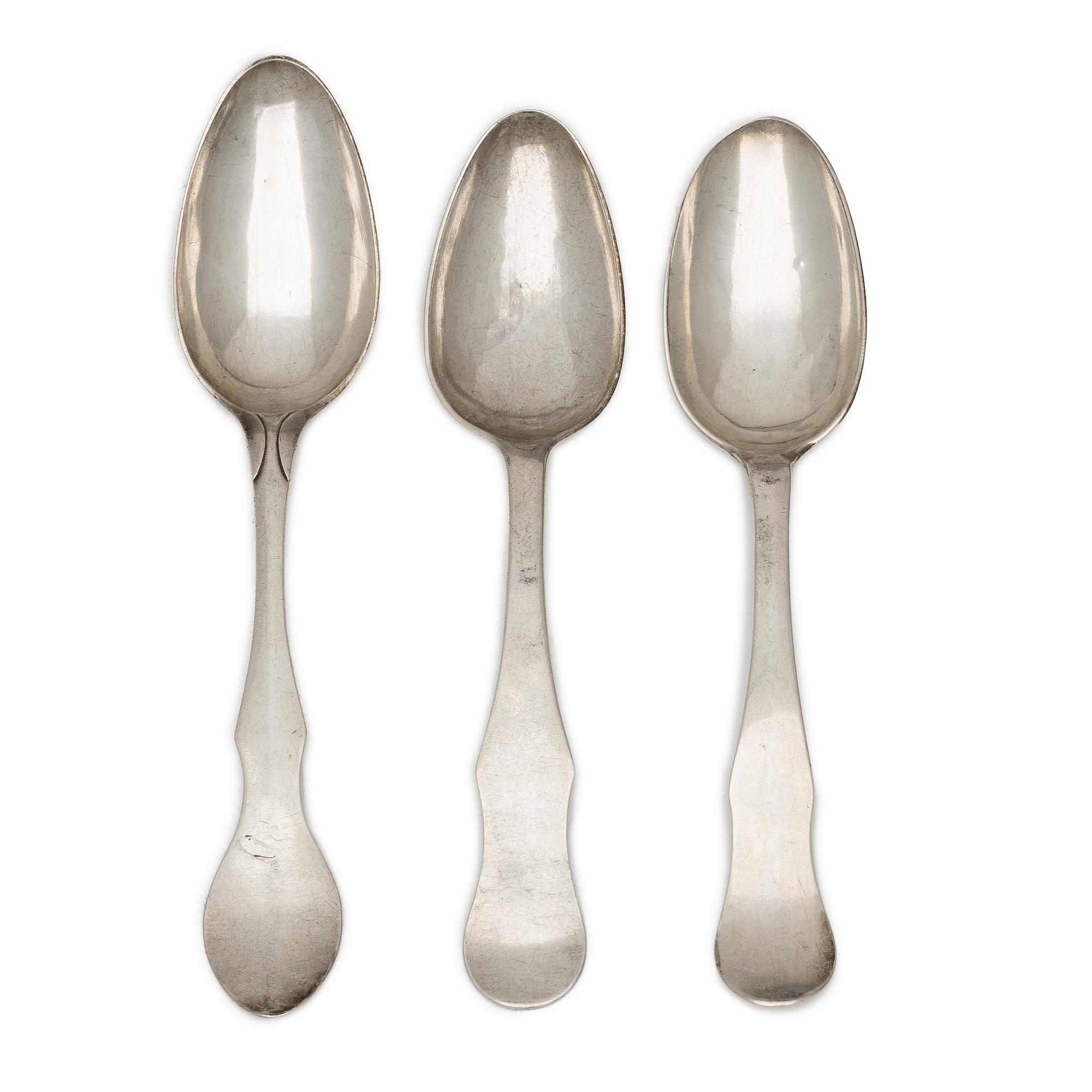 Three Swedish silver tablespoons with fiddle-pattern handles, circa 1800.