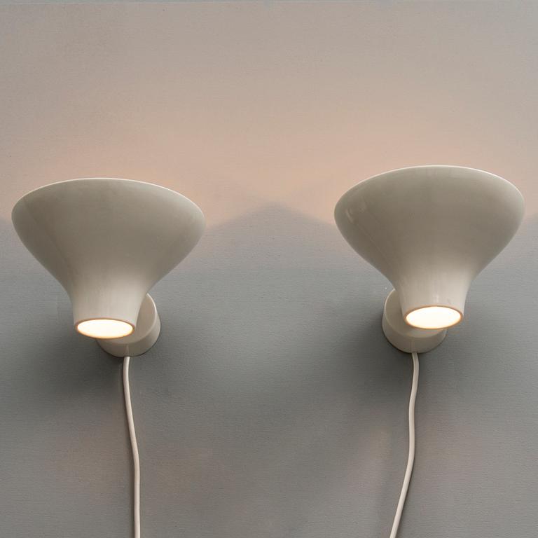 JUKKA KORPIHETE, vägglamppor, ett par, tillverkare Byrolights, 2006.