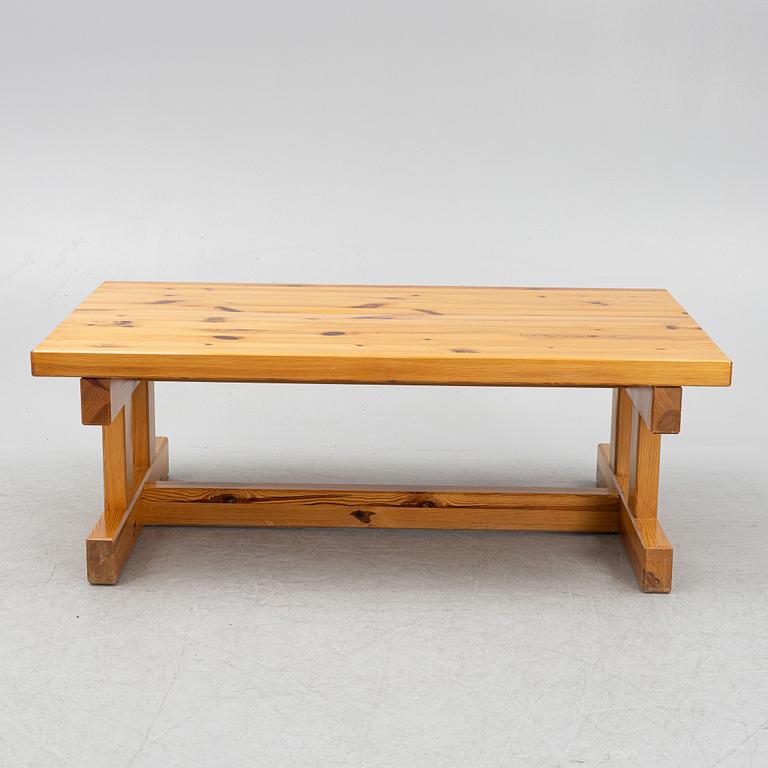 Coffee table, pine, second half of the 20th century.