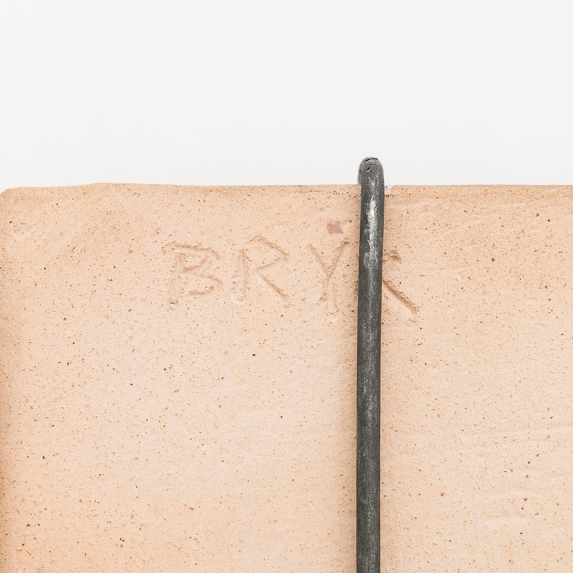 Rut Bryk, Relief, kivitavara, signeerattu BRYK.