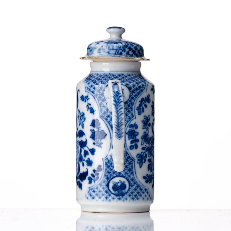 A blue and white tea pot with cover, Qing dynasty, Qianlong (1736-95).