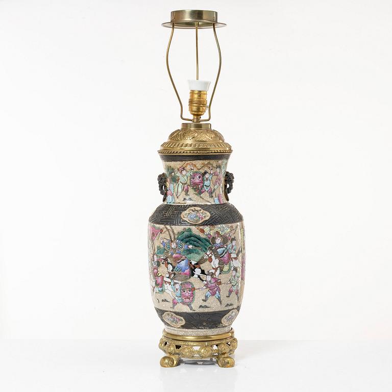 Table lamp, China, first half of the 20th century.