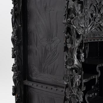 A Japanese cabinet, around 1900.