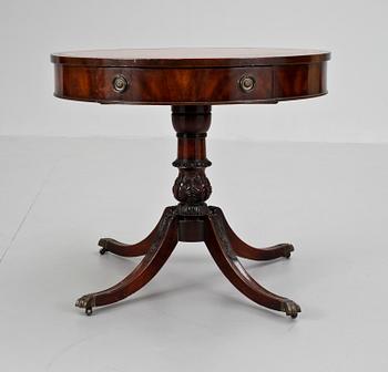 SALONGSBORD, engelsk stil, 1900-talets andra hälft.