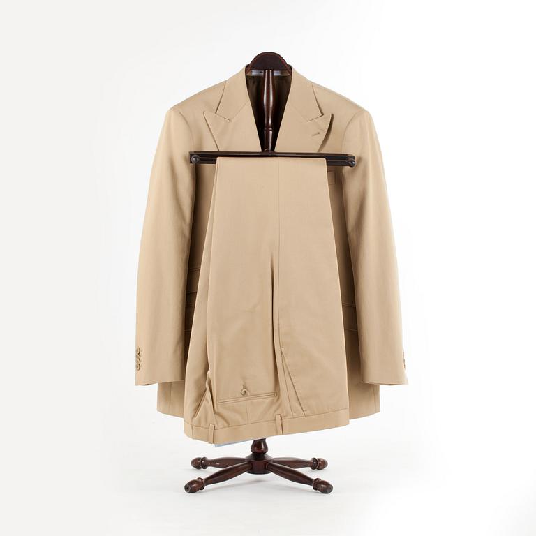 ROSE & BORN, a khaki cotton suit consisting of jacket and pants. Size 54.