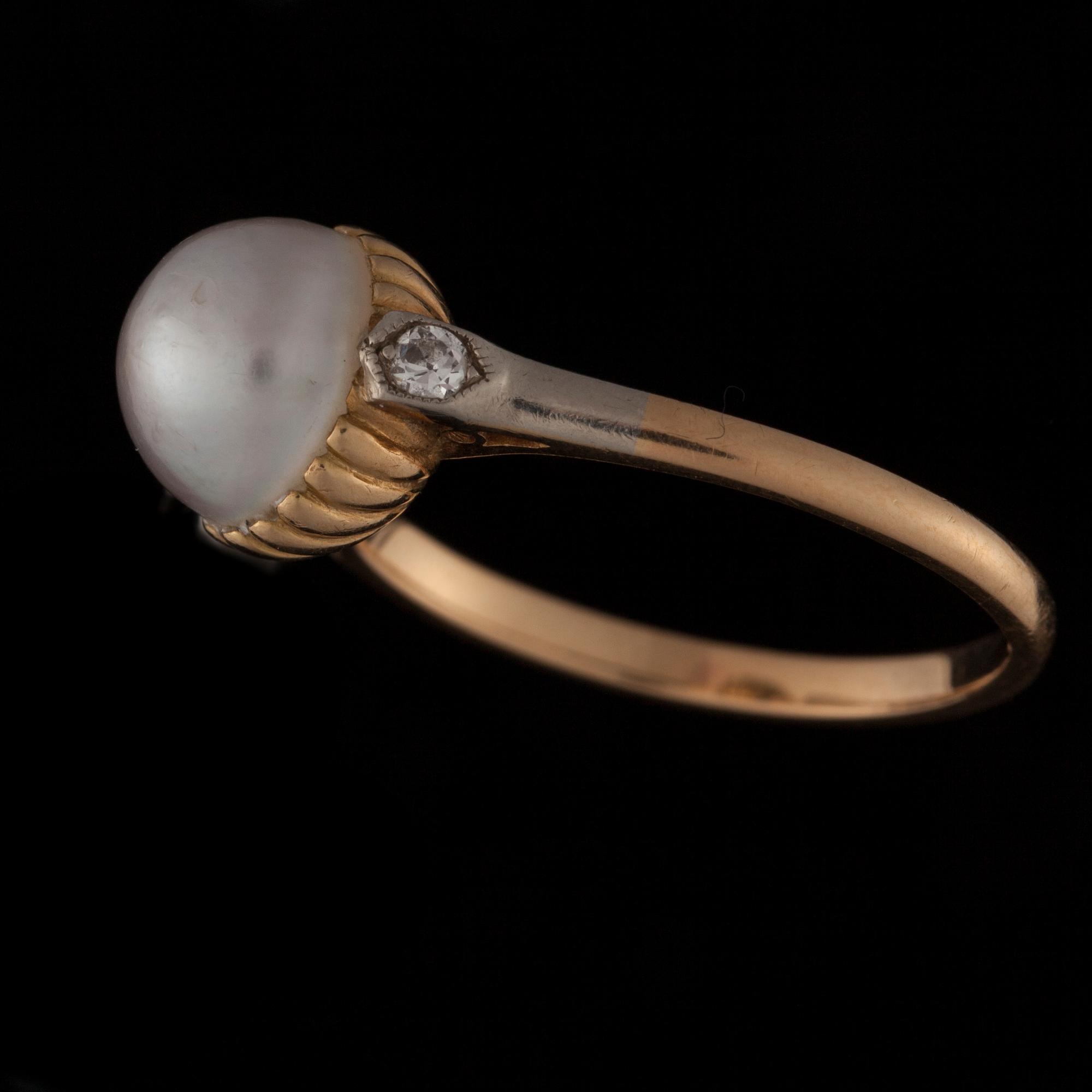 RING och ÖRHÄNGEN, 18K guld, pärlor, diamanter. Vikt totalt ca 7,2 g.
