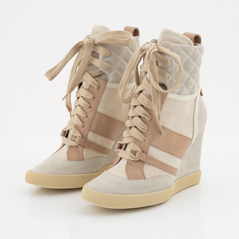 Chloé, a pair of wedge sneakers, size 37.