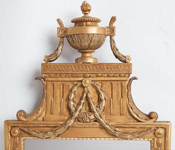 SPEGLAR, ett par, av Per Westin (bildhuggare och spegelmakare i Stockholm från 1776), gustavianska.