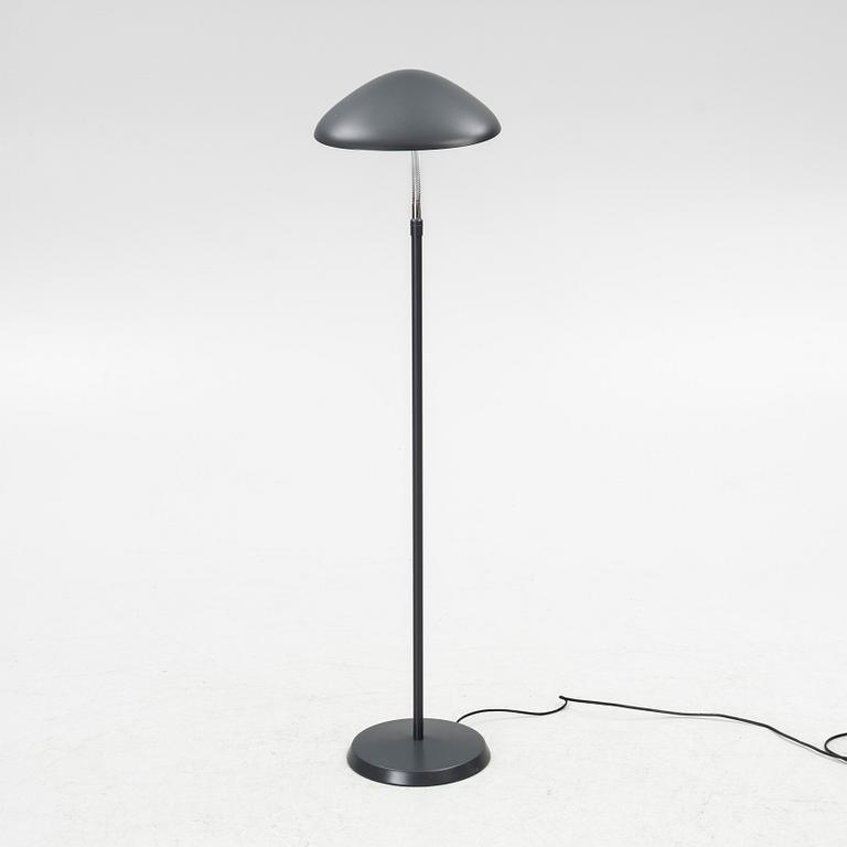 Greta Magnusson Grossman, golvlampa "Cobra" Gubi, samtida.