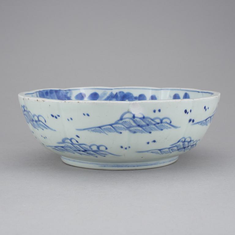 SKÅL, porslin, stor, Japan, omkring 1900.