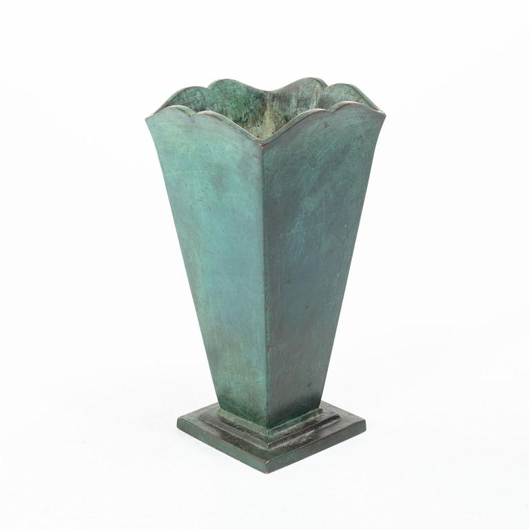 Guldsmedsaktiebolaget (GAB) vase, Swedish Grace, 1930s.
