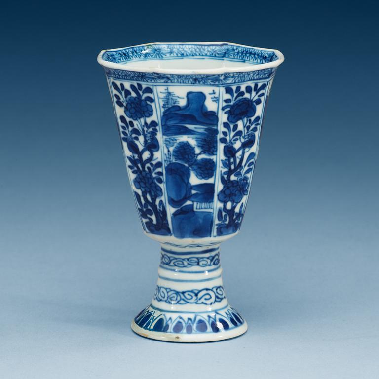 A blue and white stemcup, Qing dynasty, Kangxi (1662-1722).