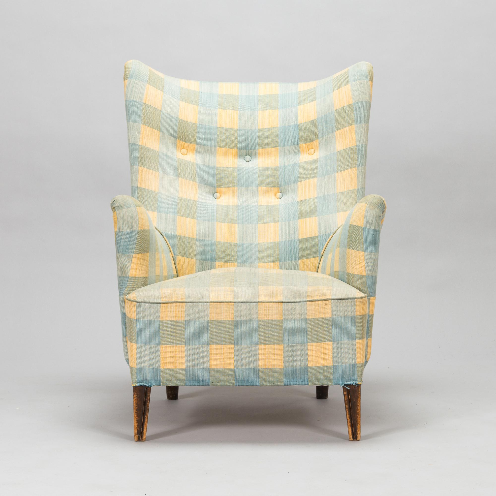 A 1950's arm chair.