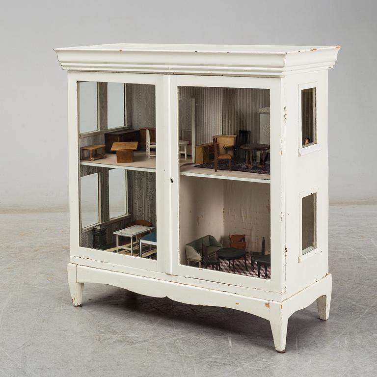 DOLL HOUSE, first half of the 20th century.