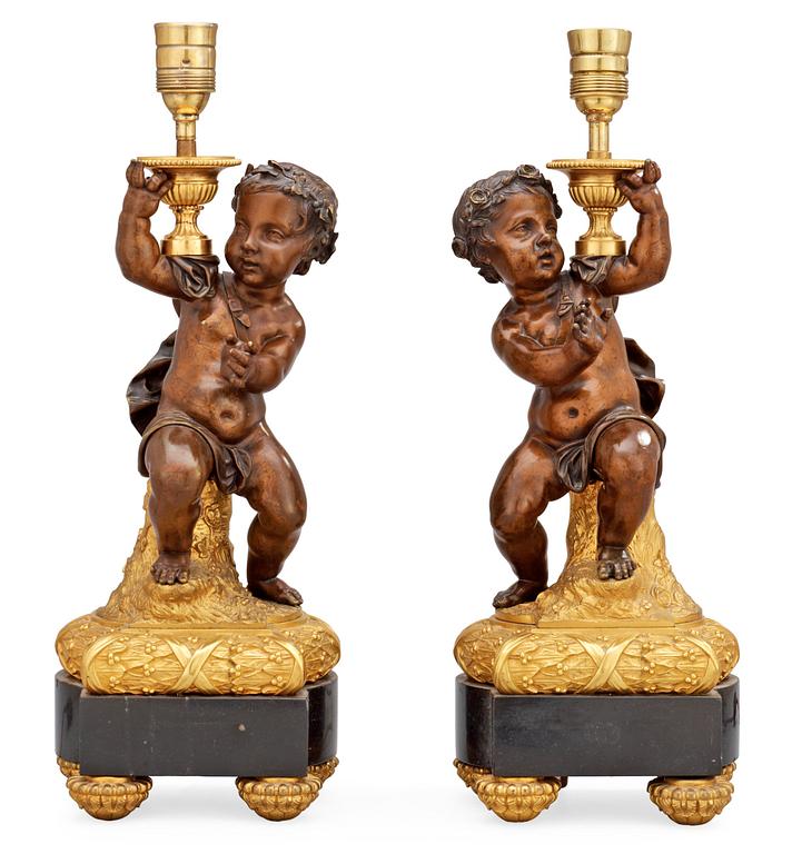 LAMPFÖTTER, ett par. Louis XVI-stil, omkring år 1900.