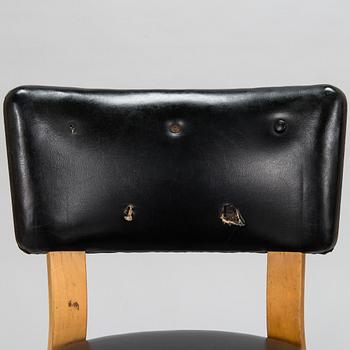 Alvar Aalto, stolar, ett par, modell E 69 för O.Y. Huonekalu- ja Rakennustyötehdas A.B. 1960-tal.