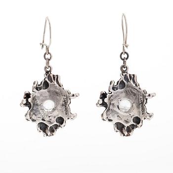 Pentti Sarpaneva, a silver and rock crystal necklace, ring and earrings, Turun Hopea, Turku.