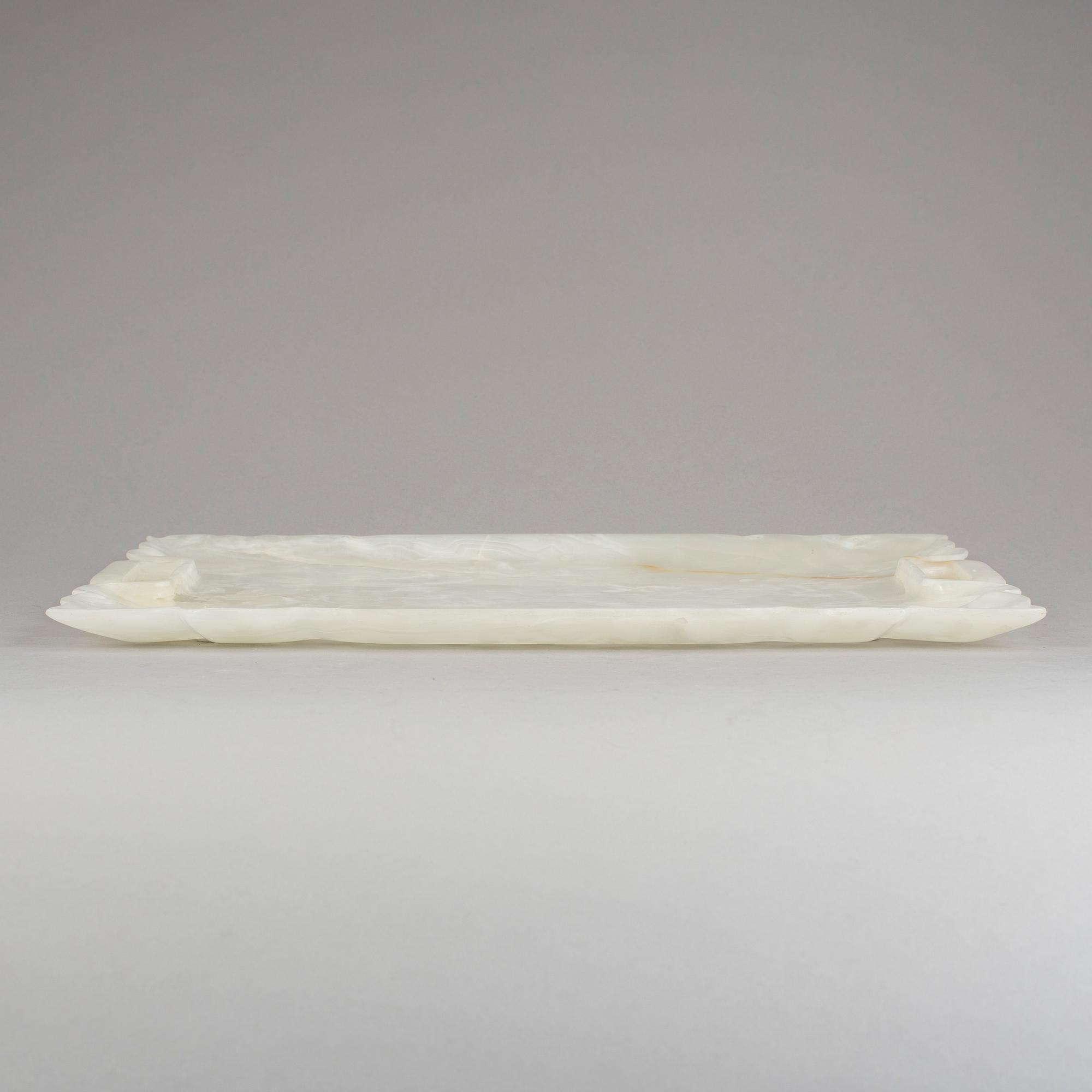 FAT/BRICKA, nefrit, 1900-tal.