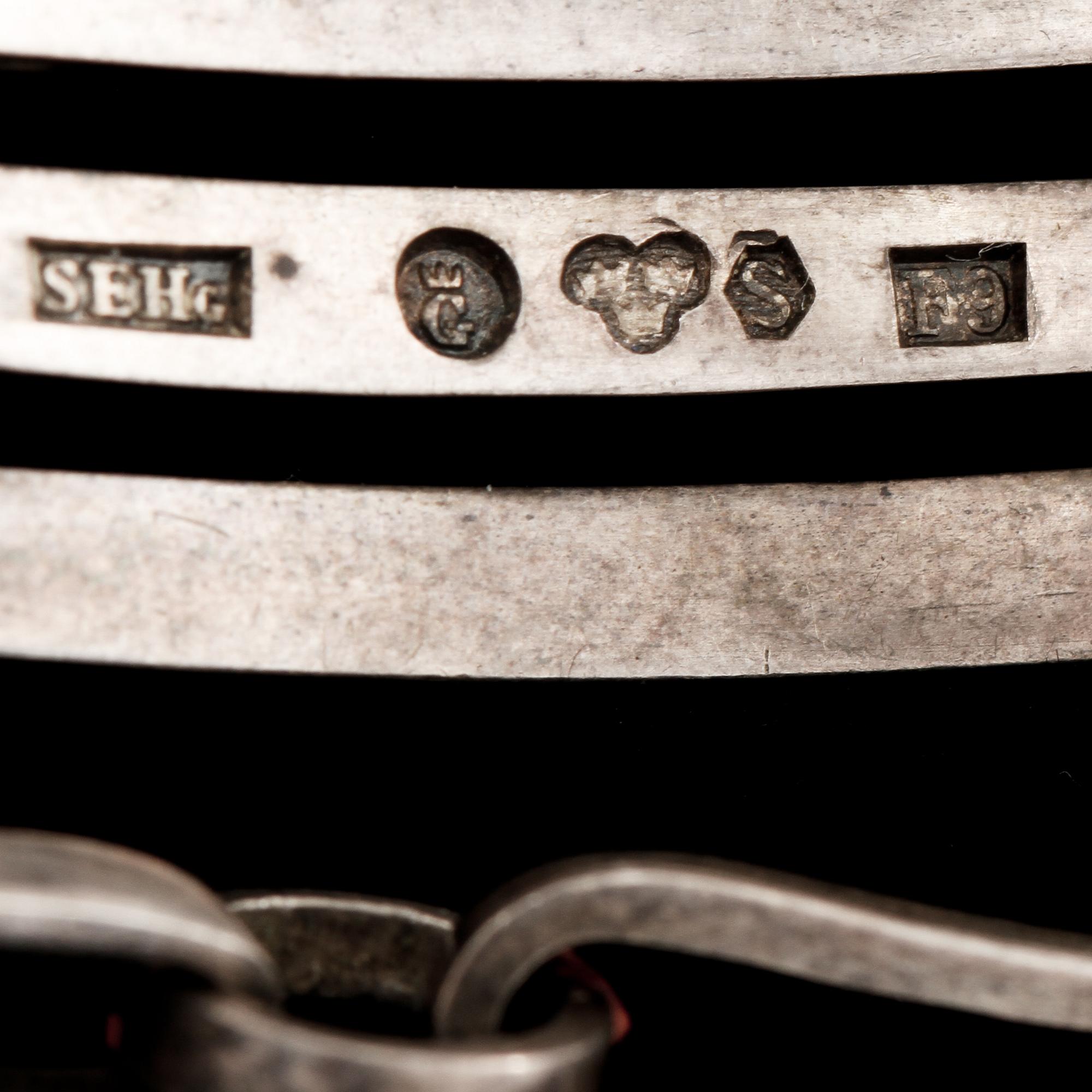 COLLIER, silver med 3 cabochonslipade månstenar, Sven-Erik Högberg, Göteborg, 1956. Vikt 38.0 g.