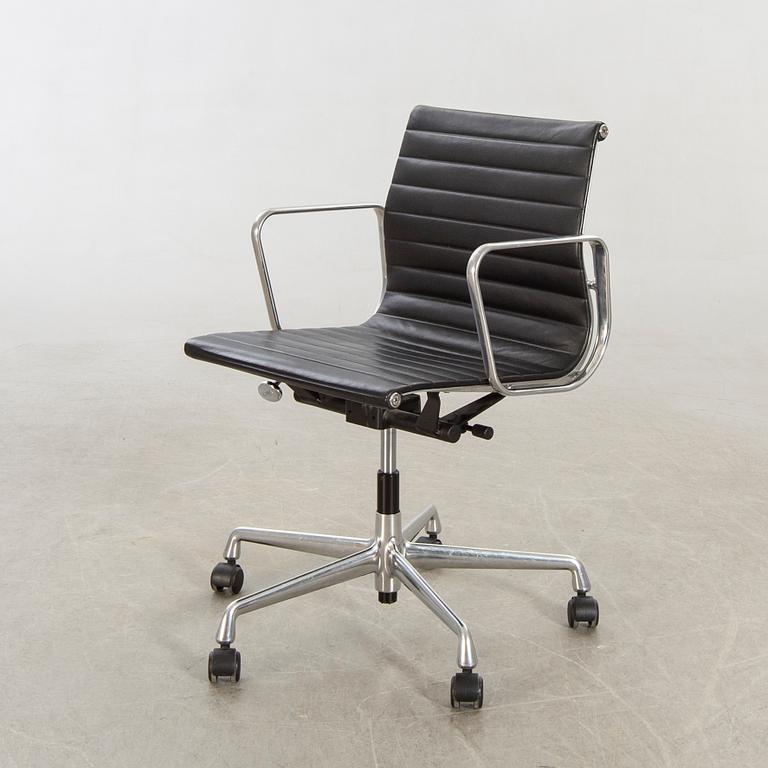 Charles and Ray Eames chair "EA 117" Vitra 21st century.
