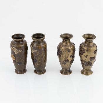 Two pairs of bronze vases, Japan, Meiji (1868-1912).