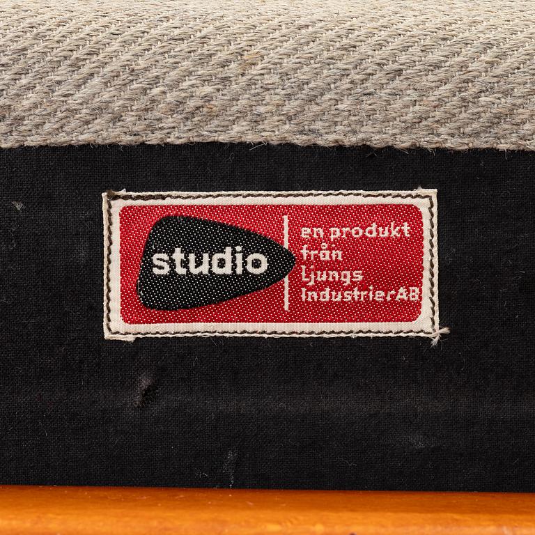 Alf Svensson, fåtölj "Contour-serien" Bra Bohag, Studio Ljungs industrier, 1960-tal.