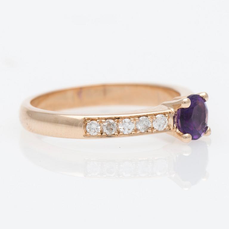 RING, fasettslipad ametist, diamanter, 14K guld.