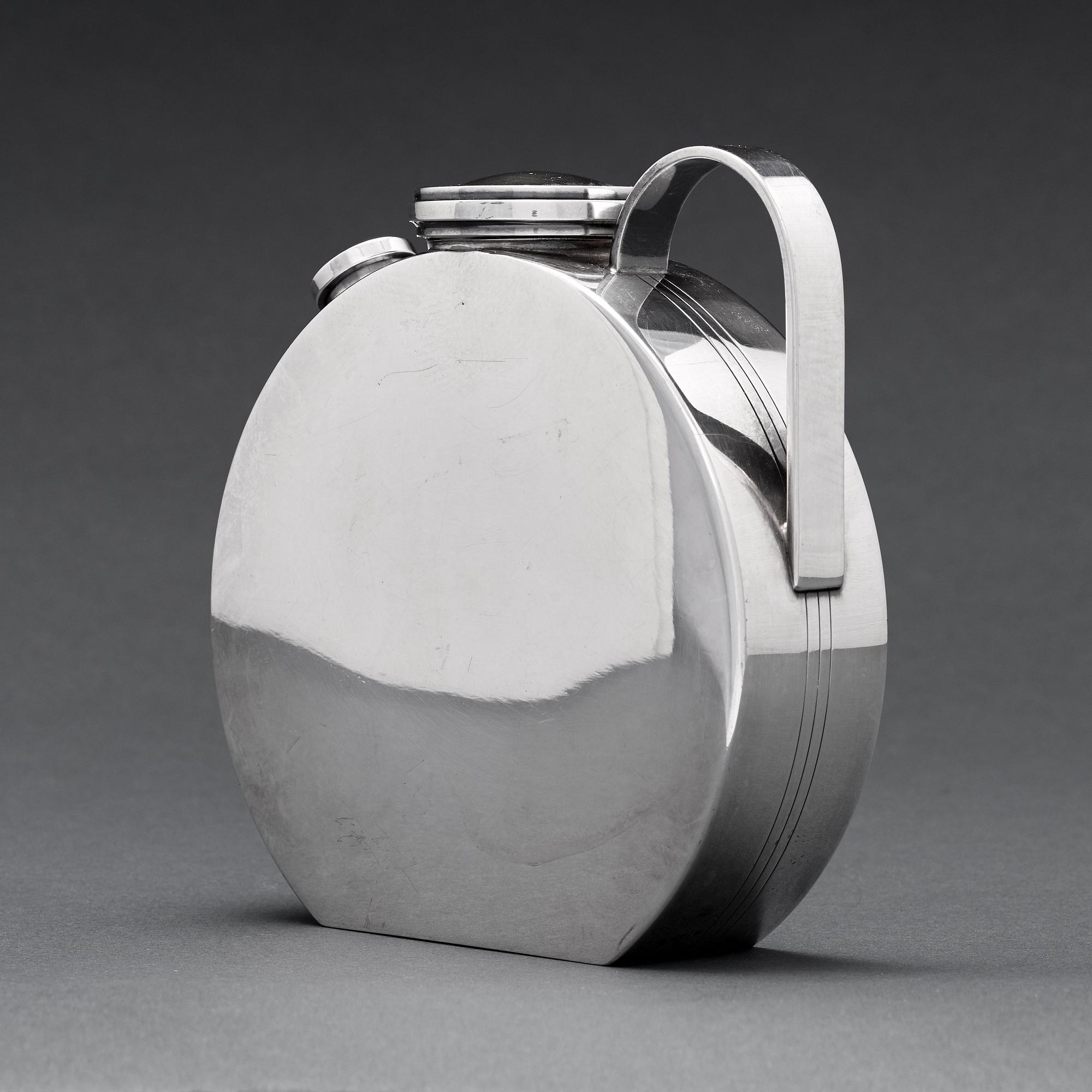 Sylvia Stave, cocktailshaker (barblandare), modell nr 3547, C.G Hallberg, Stockholm 1930-talets mitt.