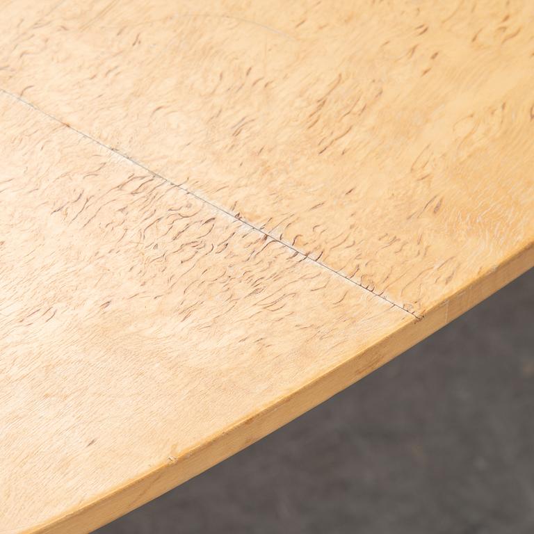 A 'Super-elliptical' birch coffee table by Piet Hein & Bruno Mathsson for Fritz Hansen.