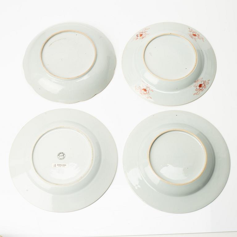 Tallrikar, sju stycken, porslin. Qingdynastin, 1700-tal.