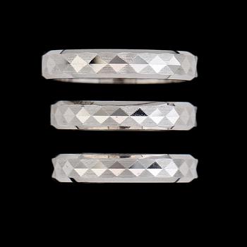 RINGAR, 3 st, 18 k vitguld, 1970-tal. Total vikt ca 13 gram.