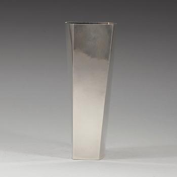 A Rey Urban sterling vase, Stockholm 1984.